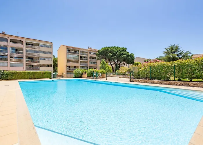 Domaine Du Preconil-4 By Interhome Σαιντ-Μαξίμ